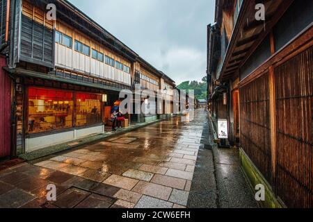 Das charmante Higashi Chaya-gai Gebiet von Kanazawa, Japan Stockfoto