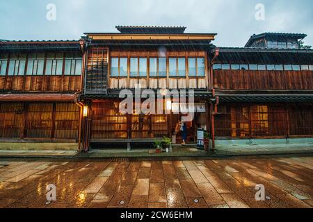 Das charmante Higashi Chaya-gai Gebiet von Kanazawa, Japan Stockfoto