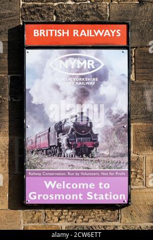 Willkommen bei Grosmont Station British Railways North Yorkshire Moors Railway Poster sign, Grosmont, North Yorkshire, England, UK Stockfoto