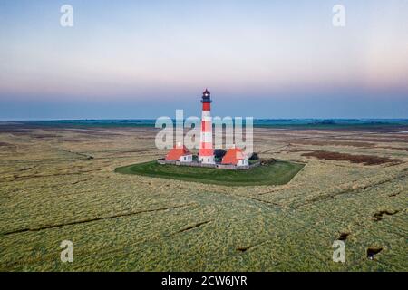 Luftaufnahme des Leuchtturms Westerheversand in norddeutschland Stockfoto
