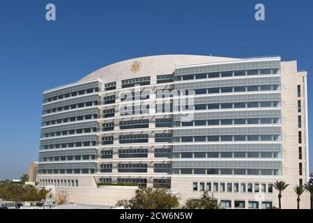 SANTA ANA, KALIFORNIEN - 23. SEPTEMBER 2020: Ronald Reagan Federal Building und United States Court House. Stockfoto