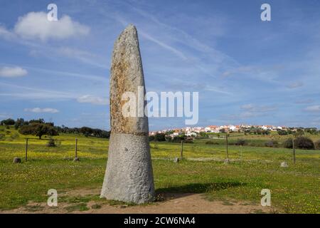 Menhir de Bulhoa , proximo a Monsaraz, Telheiro, Alentejo, , Portugal Stockfoto