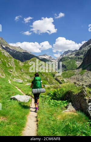 senda de al lago de Caillouas, Gourgs Blancs, cordillera de los Pirineos, Frankreich Stockfoto