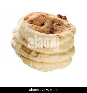 Pita Brot isoliert auf weiß. Stapel Puffbrot auf weißem Hintergrund. Stockfoto