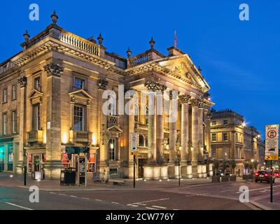 Die schöne romanische Fassade des Theatre Royal auf Gray Street in Newcastle, Tyne und Wear, Großbritannien. Stockfoto