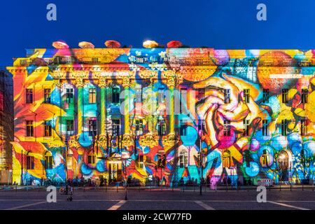 Festival of Lights Berlin 2020, Bebelplatz, Hedwigskirche, Hotel de Rome, Berlin, Deutschland Stockfoto