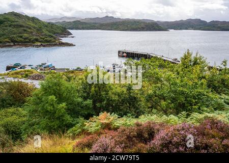 Blick auf Charlestown Harbour auf Loch Gairloch, Wester Ross, Highland Region, Schottland, Großbritannien Stockfoto