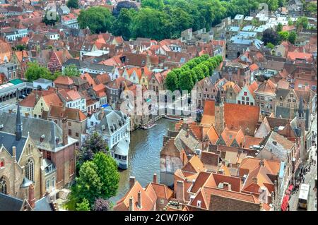 Luftaufnahme über Dächer und Rozenhoedkaai vom Belfry Turm, Brügge, Belgien Foto © Fabio Mazzarella/Sintesi/Alamy Stock Photo Stockfoto