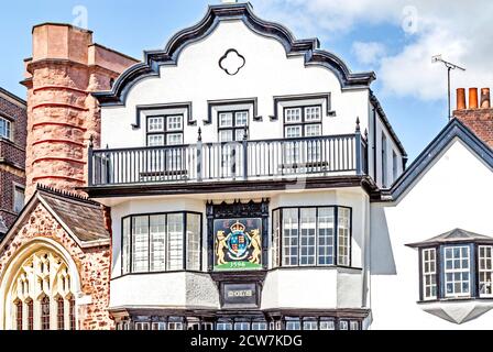 Exeter (Devon, England): Mol's Coffee House und St. Martin's Church in der Kathedrale in der Nähe Stockfoto