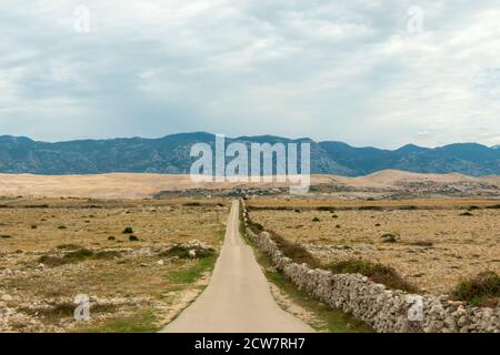 Velebit Gebirge, Dinarische Alpen, Kroatien von der Insel Pag aus gesehen Stockfoto