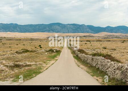 Velebit Gebirge, Dinarische Alpen, Kroatien von der Insel Pag aus gesehen Stockfoto