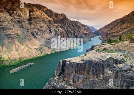 Streifen des Windes auf stürmischen Tag am Snake River Hells Canyon Stausee, Blick vom Schwarzpunkt, Hells Canyon, Idaho Seite an Idaho-Oregon Grenze, USA Stockfoto