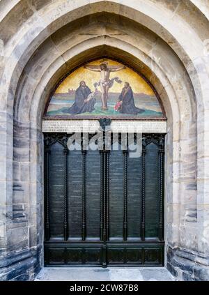 Wiitenberg, S-A - 13. September 2020: Die Tür der Schlosskirche in Wittenberg, wo Martin Luther 95 seine 1517 Thesen nagelte Stockfoto