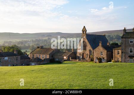 The Green and Evangelical Congregational Church, Reeth, Swaledale, Richmond, North Yorkshire, England, Großbritannien Stockfoto