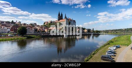 Meißen, Sachsen / Deutschland - 10. September 2020: Schloss und Dom in der deutschen Stadt Meißen an der Elbe Stockfoto