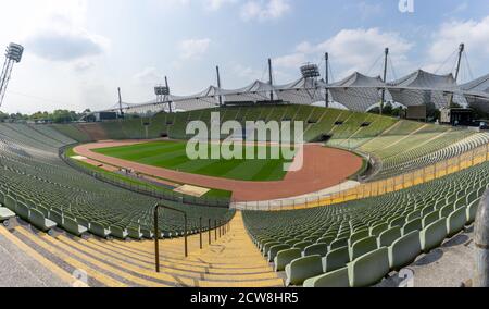 München, Bayern / Deutschland - 17. September 2020: Panoramablick auf das Olympiastadion 1972 in München Stockfoto