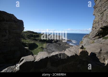 Dunure Castle, Ayrshire, Westküste von Schottland, Großbritannien. Ruine an der Küste und an den Klippen Stockfoto