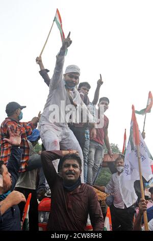 Kalkutta, Indien. September 2020. Kongreßaktivisten nehmen an einer Demonstration Teil, um gegen den Farm Bill 2020 zu protestieren. (Foto von Ved Prakash/Pacific Press) Quelle: Pacific Press Media Production Corp./Alamy Live News Stockfoto