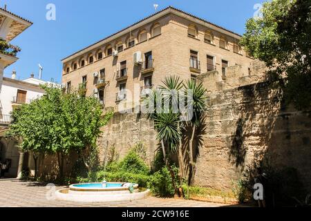 Sevilla, Spanien. Die Plaza del Cabildo, ein ummauerter und halbrunder Platz in der Altstadt von Sevilla Stockfoto