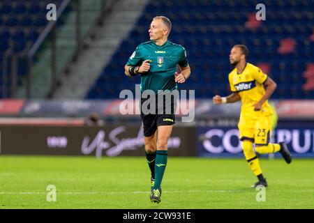 Bologna, Italien. September 2020. Schiedsrichter Valeri (Rom) während Bologna gegen Parma, italienische Fußballserie EIN Spiel in Bologna, Italien, September 28 2020 Quelle: Independent Photo Agency/Alamy Live News Stockfoto