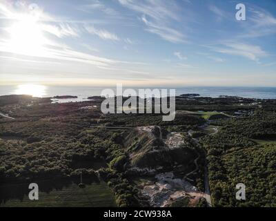 Drohne von Poreč aus der Ferne mit Blick auf das Land Und Meerblick Stockfoto