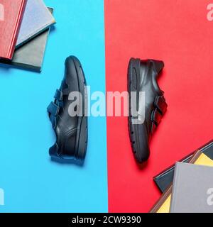 Schwarze Sportschuhe für Mann isoliert Draufsicht Stockfoto