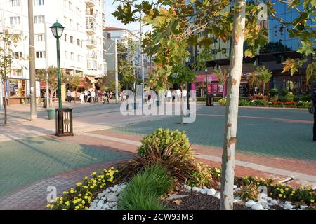 Normaler Tag auf der Straße Stockfoto