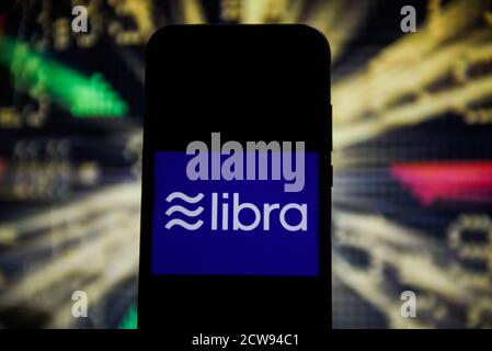 In dieser Abbildung ist ein Facebook-waage-Logo auf einem Smartphone zu sehen. Stockfoto