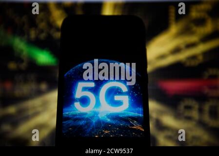 Polen. September 2020. In dieser Abbildung ist ein 5G-Logo auf einem Smartphone zu sehen. Kredit: Omar Marques/SOPA Images/ZUMA Wire/Alamy Live Nachrichten Stockfoto