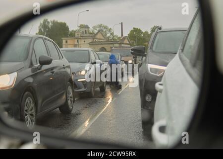 Sankt-Petersburg, Russland, April 2020: bettler unterwegs. Stockfoto