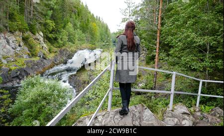 Kivac ist ein Reservat und Wasserfall in der Republik Karelien, Russische Föderation. Ein sehr schönes Hotel Stockfoto