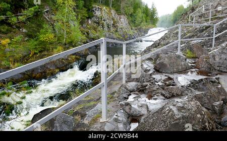 Kivac ist ein Reservat und Wasserfall in der Republik Karelien, Russische Föderation. Ein sehr schönes Hotel Stockfoto