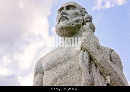 Eine Statue von Hippokrates steht im Hippokrates Park auf dem Campus der University of South Alabama, 26. September 2020, in Mobile, Alabama. Stockfoto