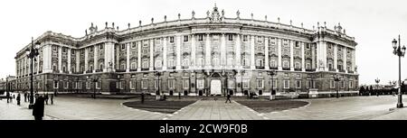 Palacio Real en la plaza de Oriente. Madrid Ciudad. España. Es el palacio más grande de Europa. Stockfoto