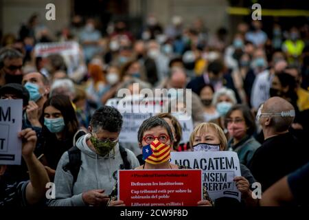 Barcelona Spanien. September 2020. Katalanische Anhänger der Unabhängigkeit versammeln sich in Barcelona, nachdem der spanische Oberste Gerichtshof den katalanischen Präsidenten Quim Torra für Ungehorsam disqualifiziert hat. Quelle:Jordi Boixareu/Alamy Live News Stockfoto