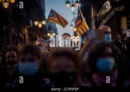 Barcelona Spanien. September 2020. Katalanische Anhänger der Unabhängigkeit versammeln sich in Barcelona, nachdem der spanische Oberste Gerichtshof den katalanischen Präsidenten Quim Torra für Ungehorsam disqualifiziert hat. Quelle:Jordi Boixareu/Alamy Live News Stockfoto