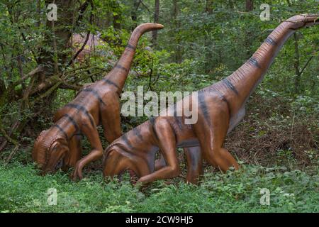 Cave City Kentucky, USA 09-24-20 Dinosaur World ist ein großartiges Outdoor-Ziel für Kinder mit lebensgroßen Dinosauriernachbildungen und praktischen Aktivitäten. Stockfoto