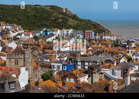 England, East Sussex, Hastings, erhöhte Ansicht der Stadt vom West Hill Stockfoto