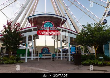 Pigeon Forge, Tennessee, USA - 16. August 2020: Eintritt zum Great Smoky Mountain Skywheel auf der Insel in Pigeon Forge, Tennessee. Stockfoto