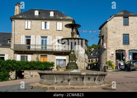 Meymac, Brunnenplatz, Correze, Nouvelle Aquitaine, Frankreich Stockfoto