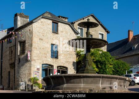 Meymac, Brunnenplatz, Correze, Nouvelle Aquitaine, Frankreich Stockfoto