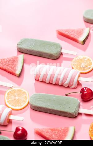 Obst und Eisstock Stockfoto