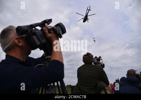 Rapid Trident bohrt auf einem Schießstand bei Lviv, Ukraine, 06. September 2018. Die praktische Phase der internationalen militärischen Schnellübung Trident-2018, der größten gemeinsamen Landübung der ukrainischen Streitkräfte und ausländischer Armeeeinheiten, begann auf dem Trainingsgelände von Javoriv. Ukrainische Truppen und militärische Einheiten von Partnerstaaten ausgebildet, um bewaffnete Aggression in einem Hybridkrieg entgegenzuwirken. Insgesamt nahmen 2,500 Truppen aus 14 Ländern an den diesjährigen Rapid Trident-Übungen Teil. Teilnehmende Staaten sind Großbritannien, Kanada, Georgien, Litauen, Türkei, Polen und Deutschland. Stockfoto