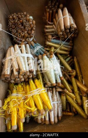 Aubusson, Yam Bobbins im Tapisserie-Museum der Abteilung Creuse, Nouvelle Aquitaine, Frankreich Stockfoto