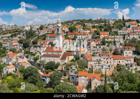 Lozisca Kirche mit altem Glockenturm, Insel Brac Stockfoto