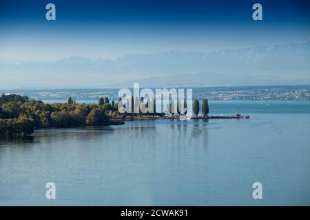 Blick über den Bodensee, ,bei Uhldingen am Horizont die Schweizer Alpen, Bodensee, Baden-Württemberg, Deutschland, Europa Stockfoto