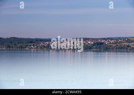Blick über den Bodensee, ,bei Uhldingen am Horizont die Schweizer Alpen, Bodensee, Baden-Württemberg, Deutschland, Europa Stockfoto
