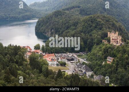 Schloss Hohenschwangau, Alpsee, Schwangau bei Füssen, Allgäuer, Oberbayern, Bayern, Deutschland, Europa Stockfoto