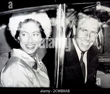 Foto von Prinzessin Margaret und ihrem Mann Antony Armstrong-Jones Wir kommen von unseren Flitterwochen zurück Stockfoto