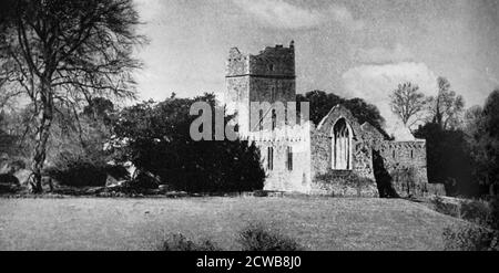 Muckross Abbey im Killarney National Park, County Kerry, Irland. Es wurde 1448 von Donal McCarthy Mor als Franziskanermönch für die Observantine Franciscans gegründet Stockfoto